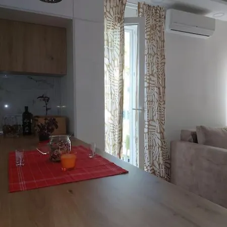 Center&riverside Naki Apartment